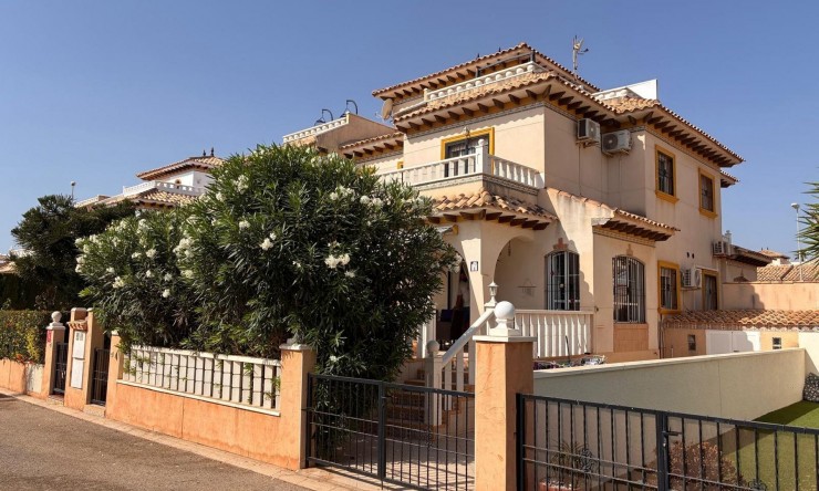 Resale - Semi detached -
Lomas de Cabo Roig