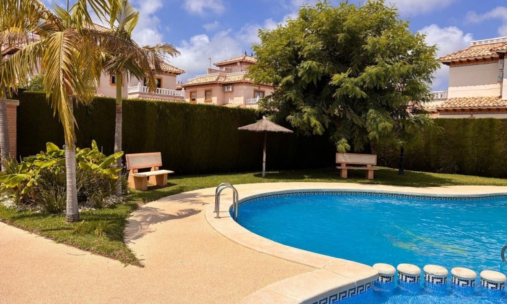 Resale - Semi detached -
Lomas de Cabo Roig