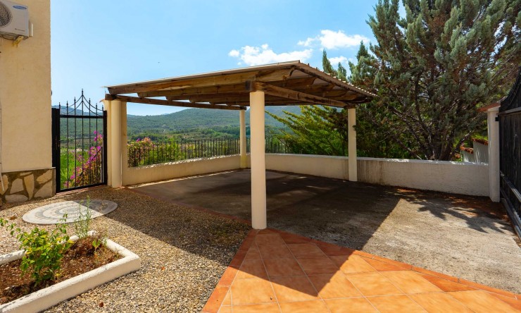 Resale - Villa -
Jalón - La Almazara