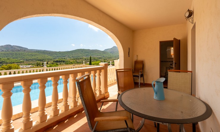 Resale - Villa -
Jalón - La Almazara