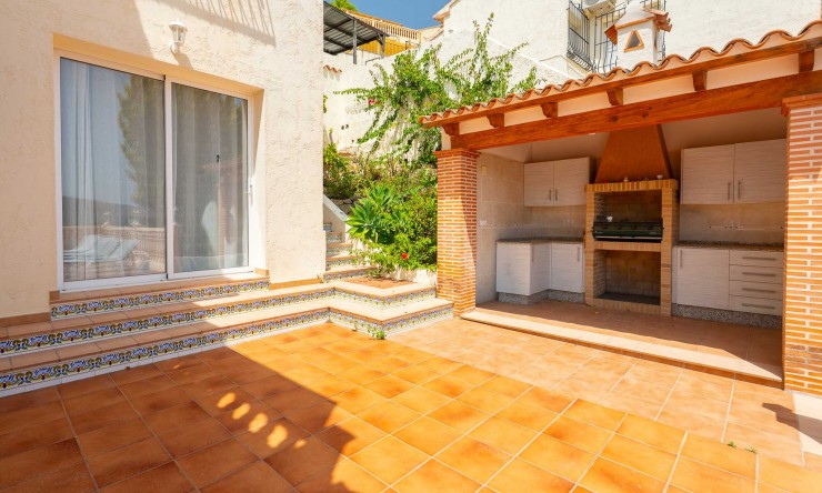 Resale - Villa -
Jalón - La Almazara