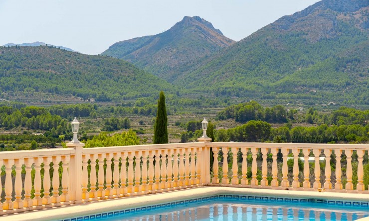 Resale - Villa -
Jalón - La Almazara