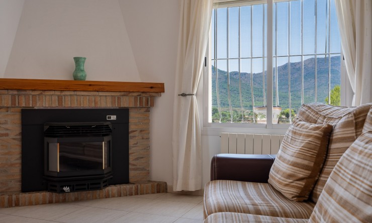 Resale - Villa -
Jalón - La Almazara