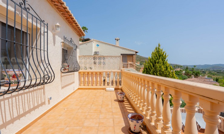 Resale - Villa -
Jalón - La Almazara