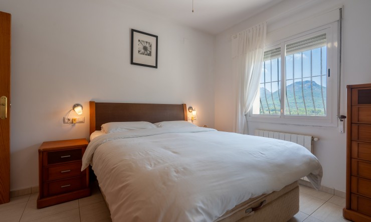 Resale - Villa -
Jalón - La Almazara