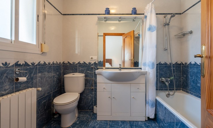 Resale - Villa -
Jalón - La Almazara