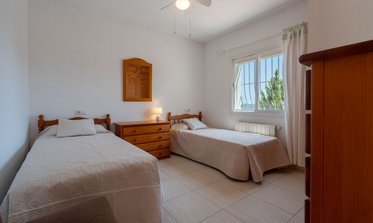 Resale - Villa -
Jalón - La Almazara