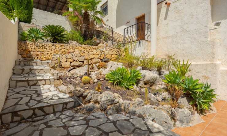 Resale - Villa -
Jalón - La Almazara