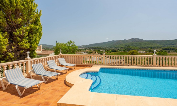 Resale - Villa -
Jalón - La Almazara