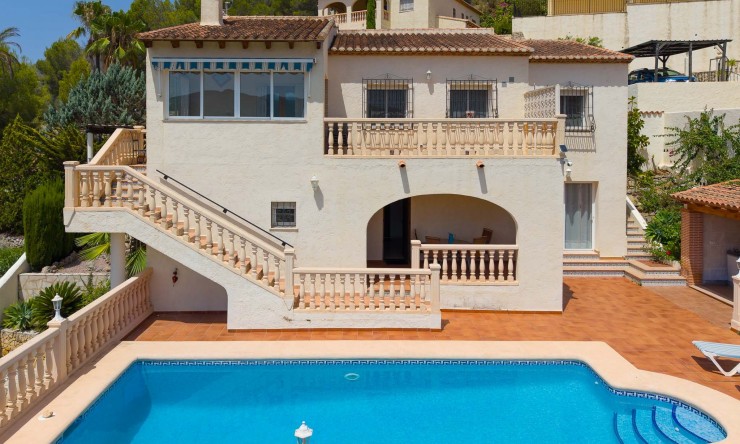 Resale - Villa -
Jalón - La Almazara