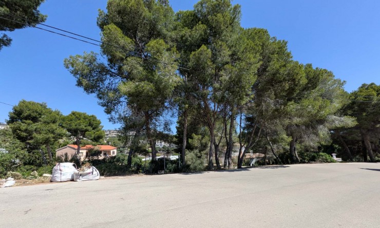 Resale - Plot -
Moraira - Pinar del Advocat