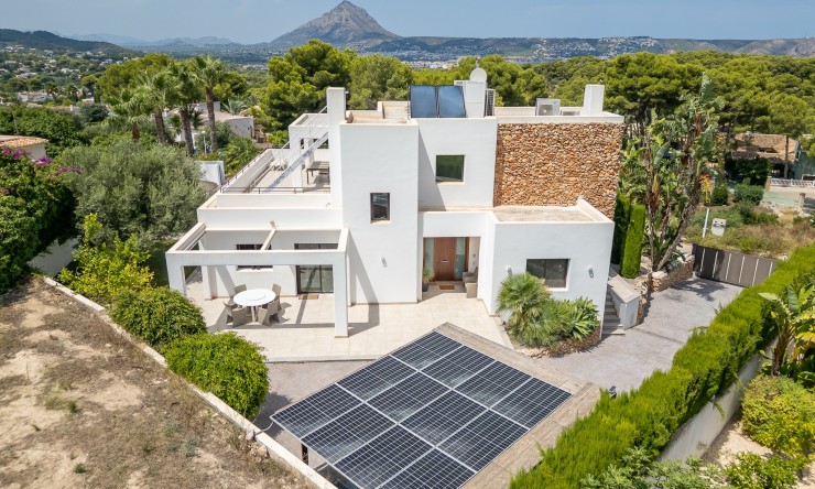 Resale - Villa -
Jávea / Xàbia - Portichol - Balcón al Mar