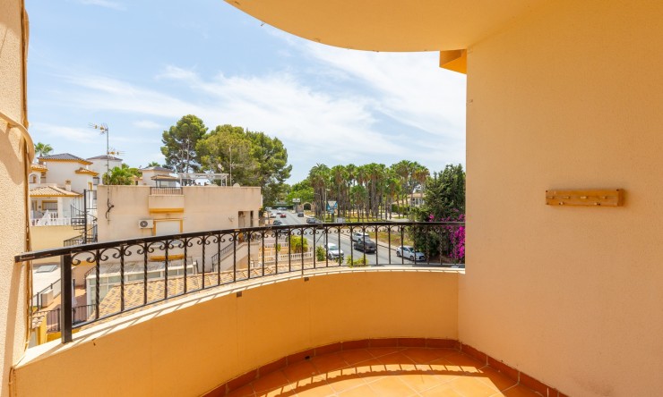 Resale - Apartment -
Orihuela - Villamartin