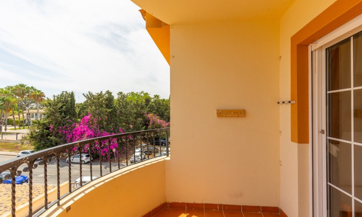 Resale - Apartment -
Orihuela - Villamartin