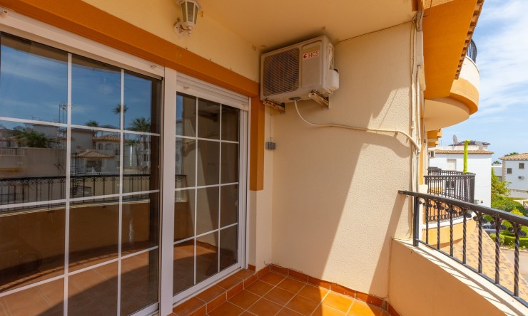 Resale - Apartment -
Orihuela - Villamartin