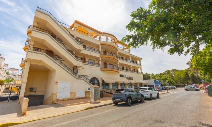 Resale - Apartment -
Orihuela - Villamartin