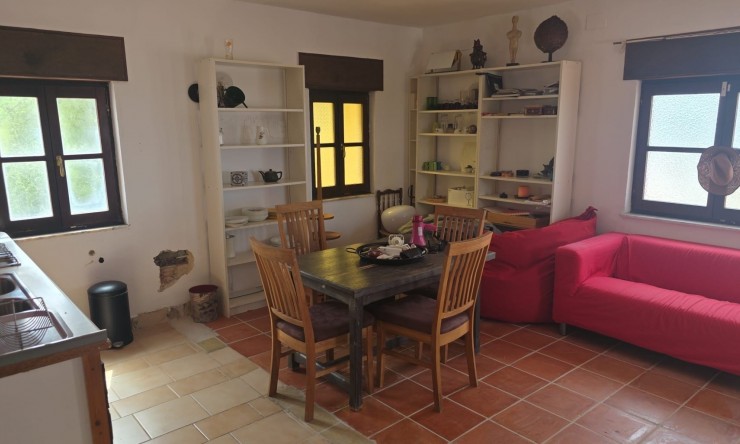 Resale - Villa -
Denia