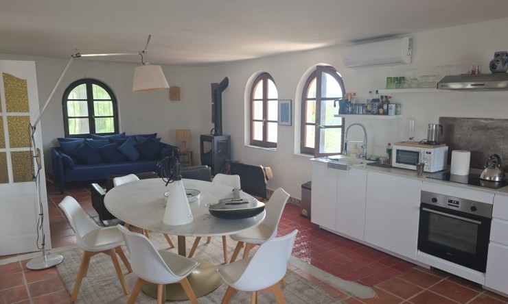 Resale - Villa -
Denia