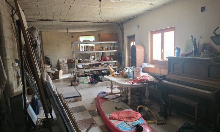 Resale - Villa -
Denia