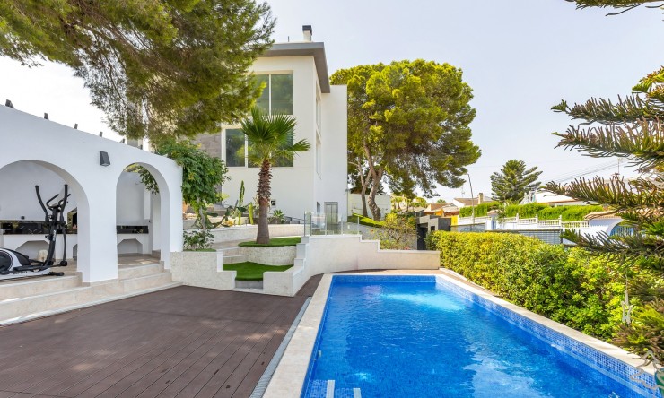 Resale - Villa -
Torrevieja - Los Balcones