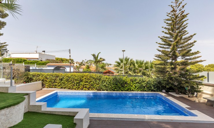 Resale - Villa -
Torrevieja - Los Balcones