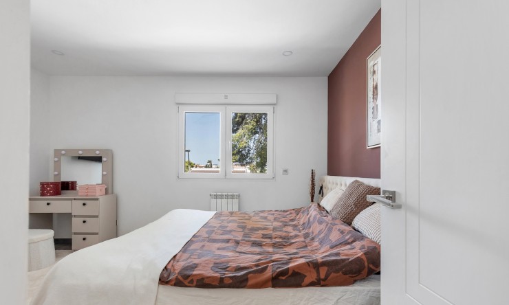 Resale - Villa -
Torrevieja - Los Balcones