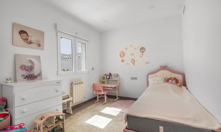 Resale - Villa -
Torrevieja - Los Balcones