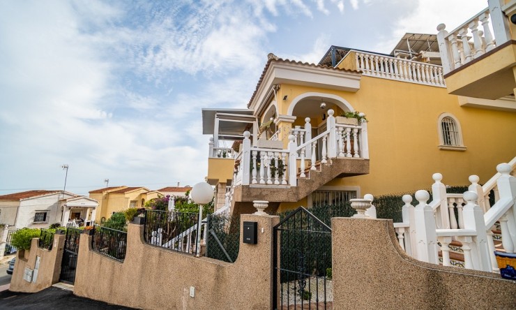 Resale - Villa -
SAN FULGENCIO - urb.la marina