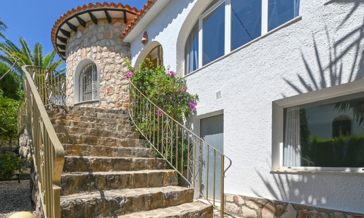 Resale - Villa -
Benissa - Buenavista