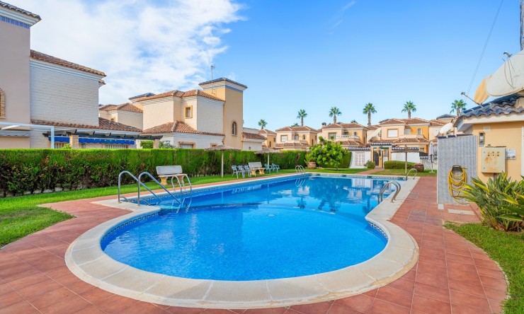 Resale - Villa -
Guardamar del Segura