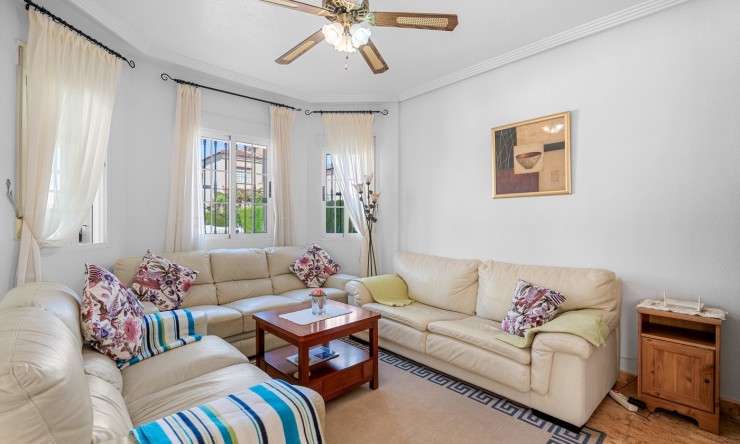 Resale - Villa -
Guardamar del Segura