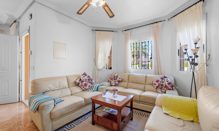 Resale - Villa -
Guardamar del Segura