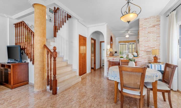 Resale - Villa -
Guardamar del Segura