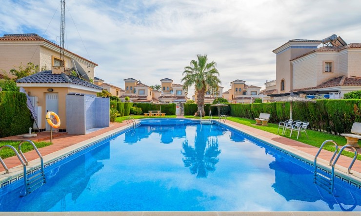 Resale - Villa -
Guardamar del Segura