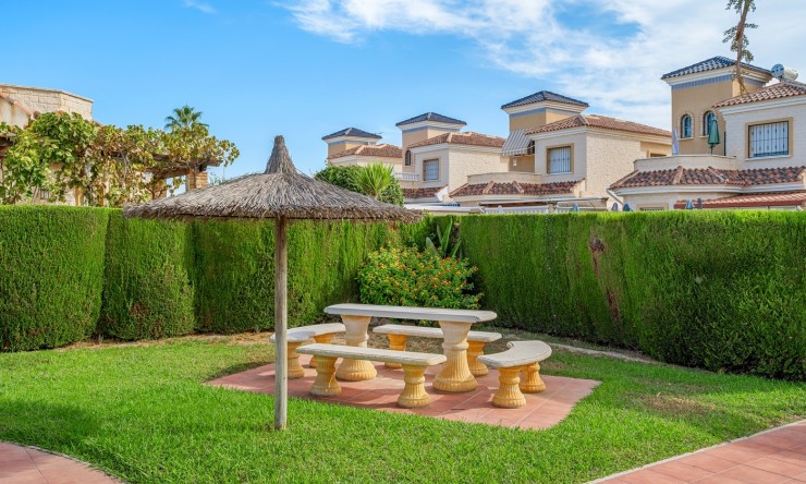 Resale - Villa -
Guardamar del Segura