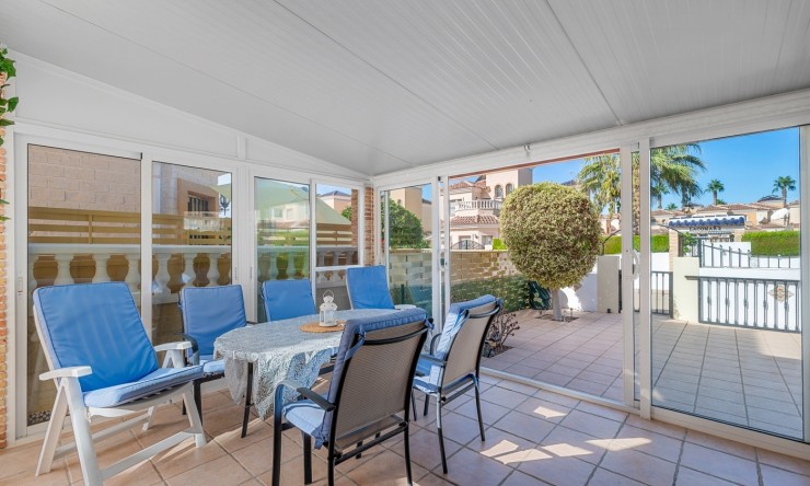 Resale - Villa -
Guardamar del Segura