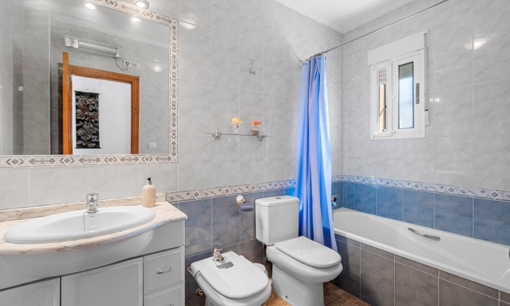 Resale - Villa -
Guardamar del Segura
