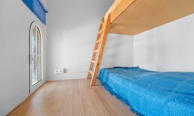 Resale - Villa -
Guardamar del Segura