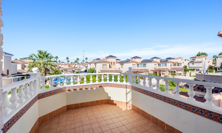 Resale - Villa -
Guardamar del Segura
