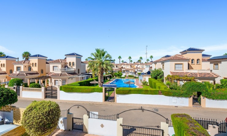 Resale - Villa -
Guardamar del Segura