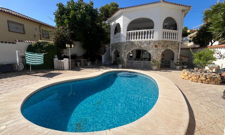 Resale - Villa -
L'Alfàs del Pi - Escandinavia - Cautivador