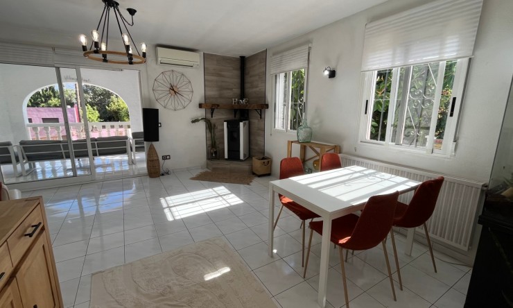 Resale - Villa -
L'Alfàs del Pi - Escandinavia - Cautivador