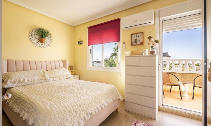 Resale - Townhouse -
Sierra Golf