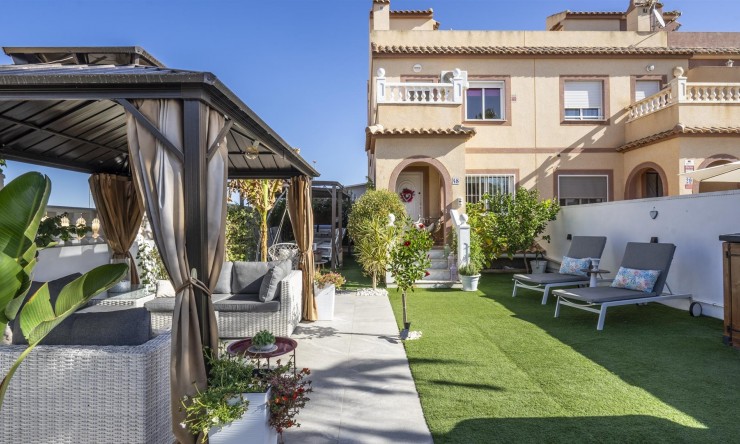 Resale - Townhouse -
Sierra Golf