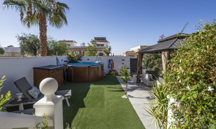 Resale - Townhouse -
Sierra Golf