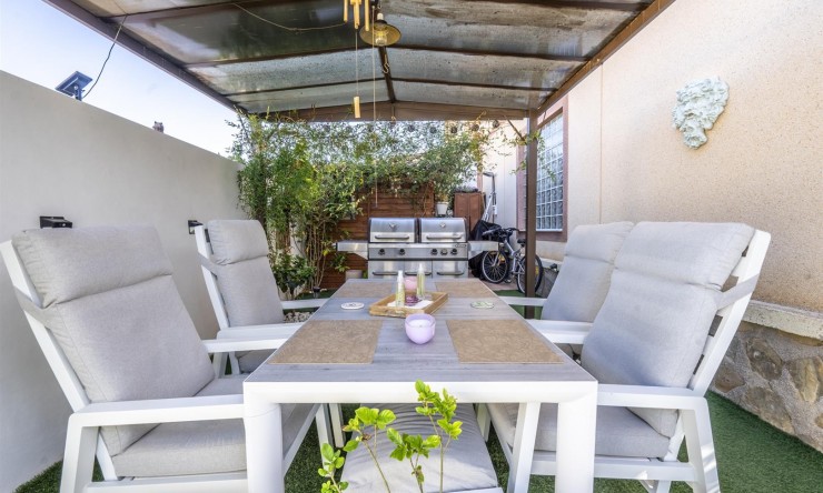 Resale - Townhouse -
Sierra Golf