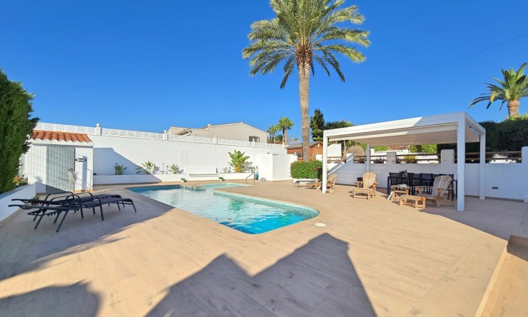 Resale - Villa -
Alfaz del Pi