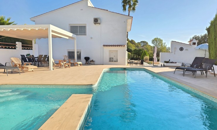 Resale - Villa -
Alfaz del Pi