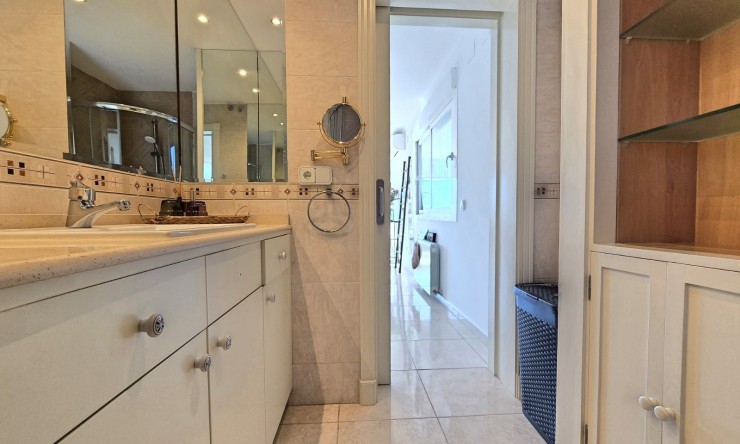 Resale - Villa -
Alfaz del Pi