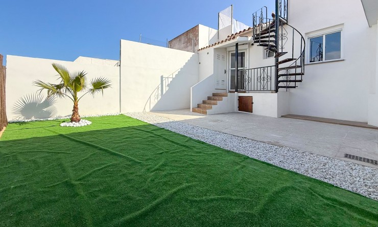 Resale - Villa -
La Nucía - Nucia Park